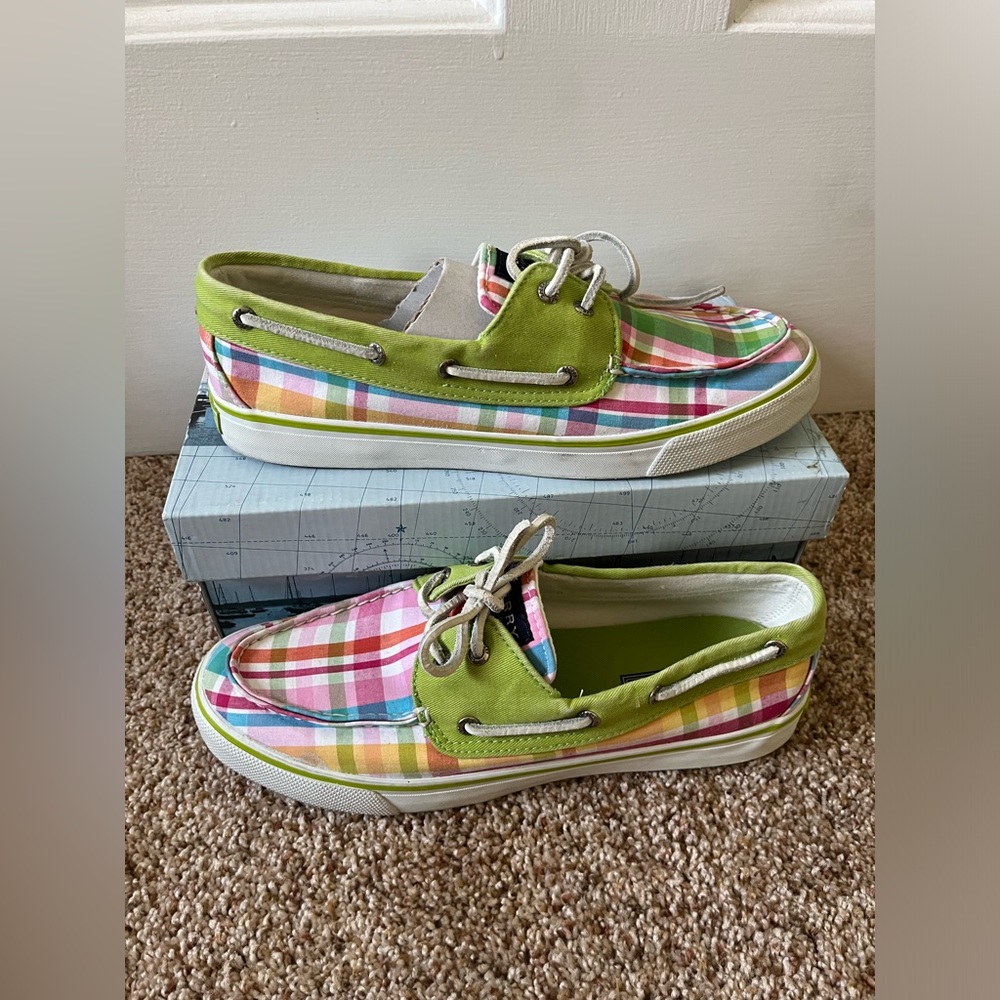 Women’s Sperry’s size 10